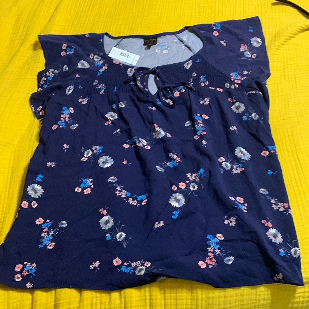 NWT MODlusive smocked short sleeve floral blouse